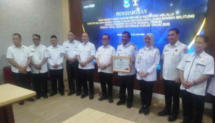 Pemkot Pangkalpinang Terima Penghargaan dari Kementerian Hukum RI